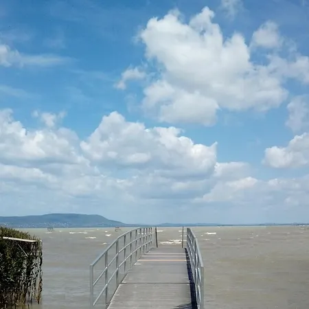 Fuer 2 Personen Am Seeufer Balatonmáriafürdő